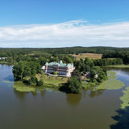 ホテル The Norrmans Castle Genarp エクステリア 写真